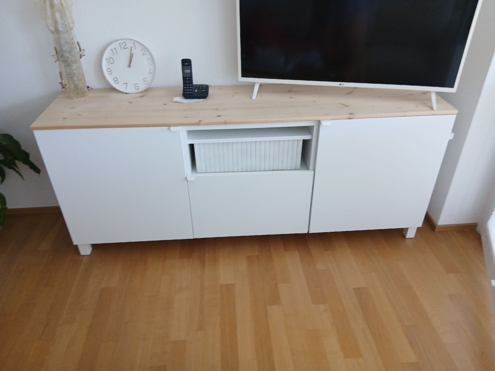 Ikea TV Möbel: Sideboard Besta – Gebraucht aus Wetzikon ZH von Selucla