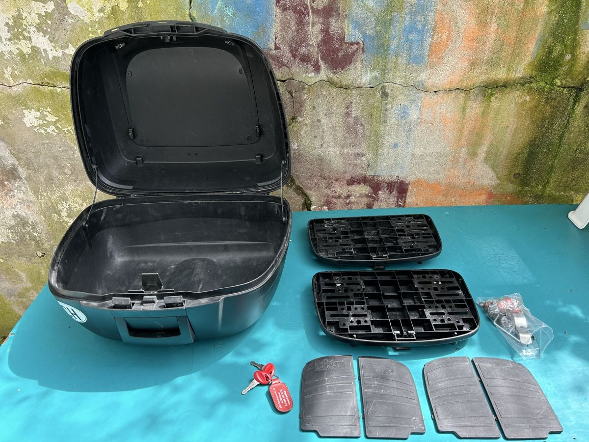 Topcase: Topcase, Box, Töff, Motorrad, Case, Shad – Gebraucht aus Arisdorf von Xylocopa