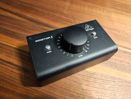 Behringer Monitor 1