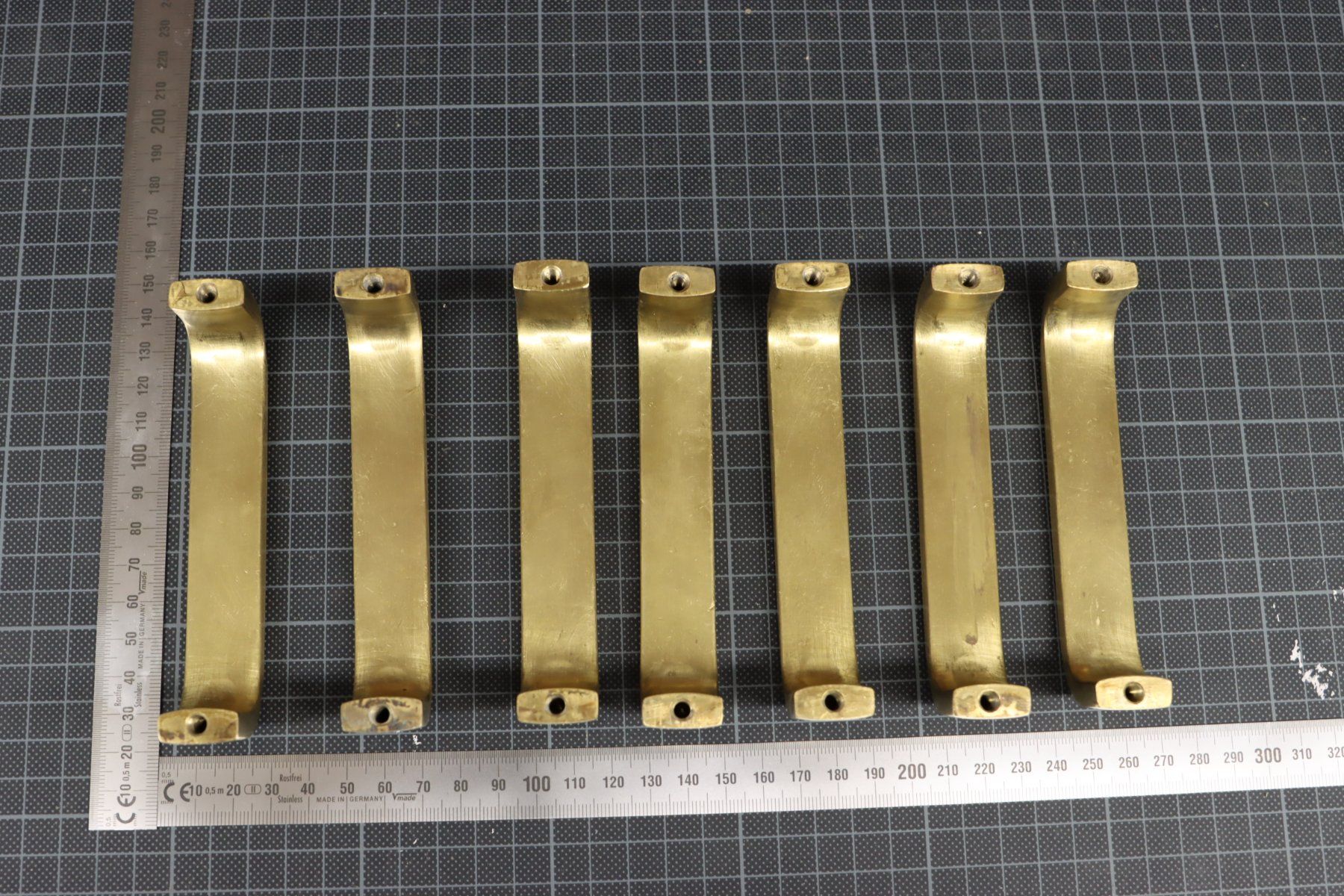 Ferramenta: Kommoden Griff Midcentury – Usato da Emmetten venduto da Super008 3