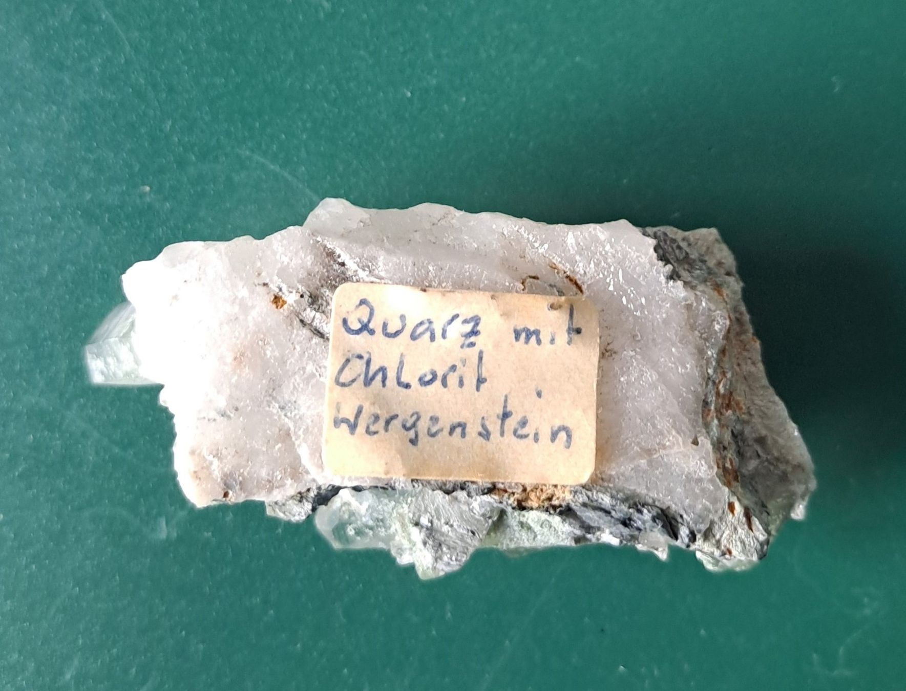 Minerali & Pietre curative: Kleiner Quarz mit Chlorit – Usato da Zürich venduto da hermes06 3