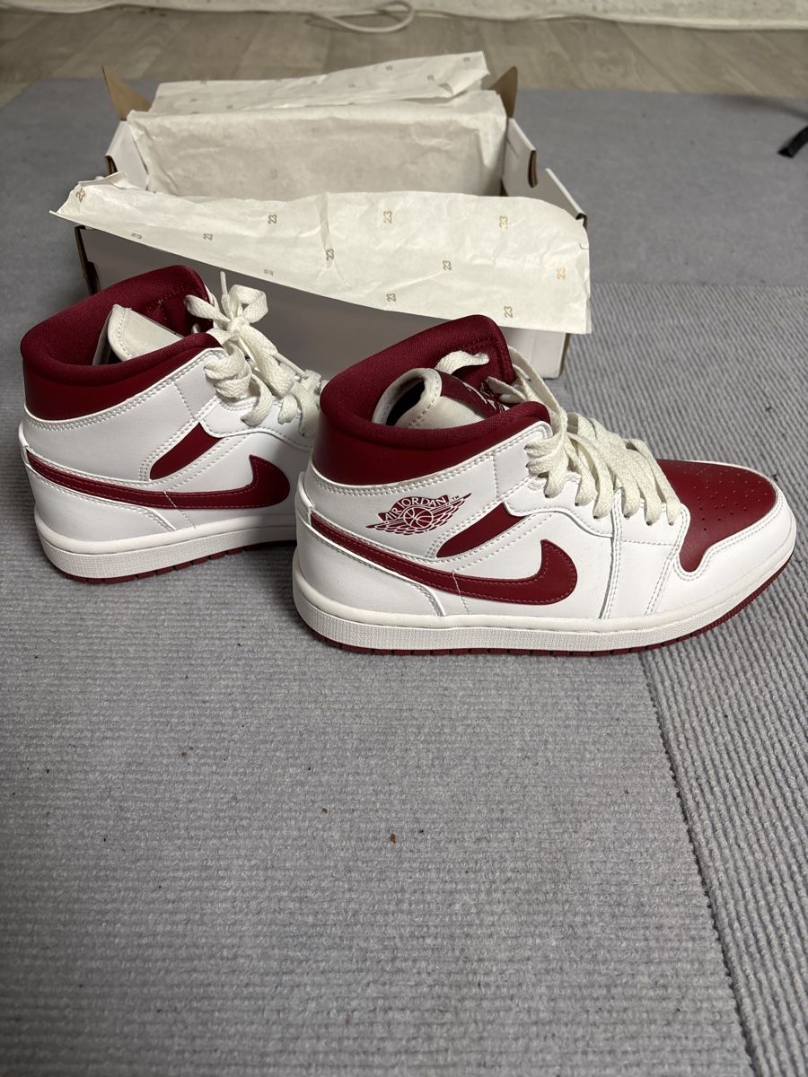 Jordan Scarpe da donna: Original Jordan 1 Mid – Nuovo e nell'imballaggio originale da Rudolfstetten venduto da KerstinB01 1