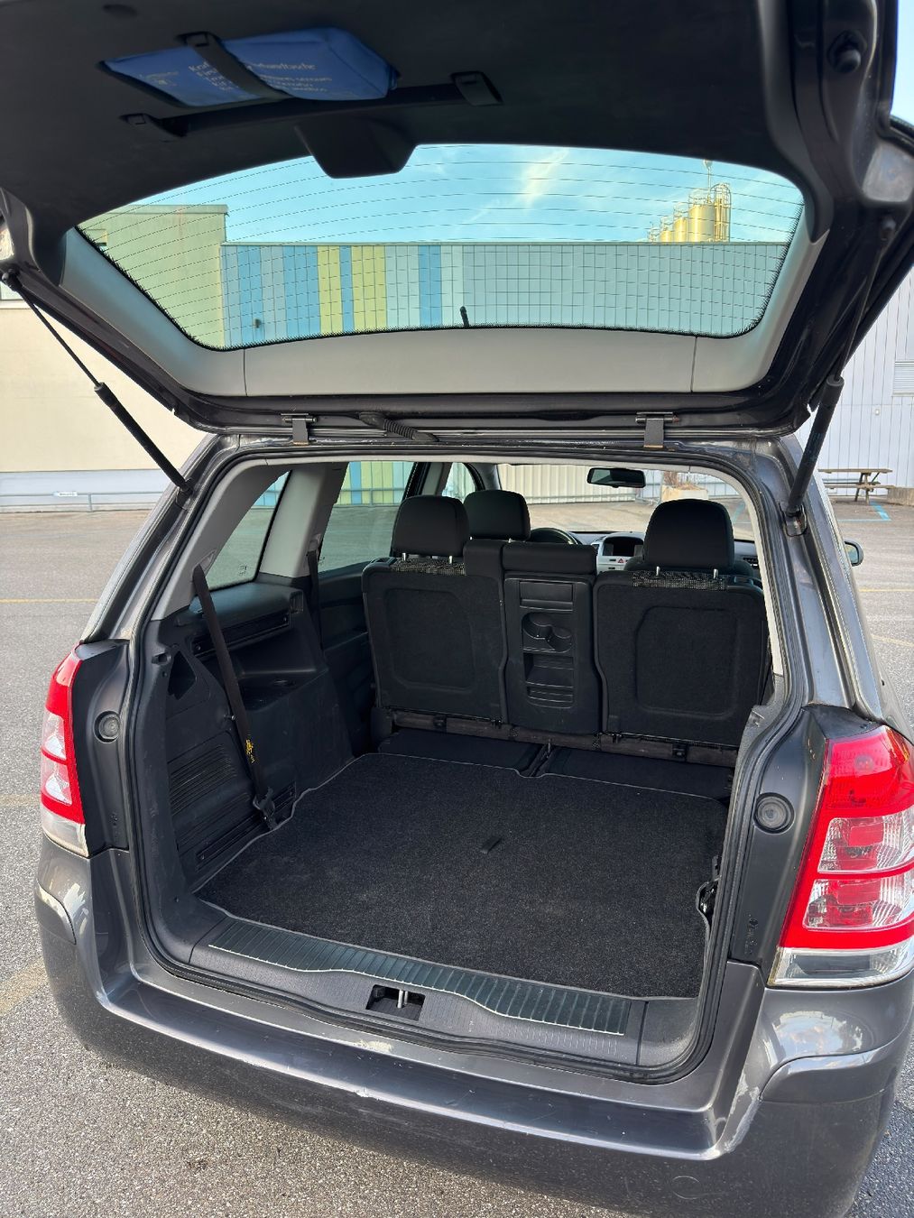 Opel Automobili: Opel Zafira B 2.2 mit MFK – Usato da Trasadingen venduto da till_k. 5