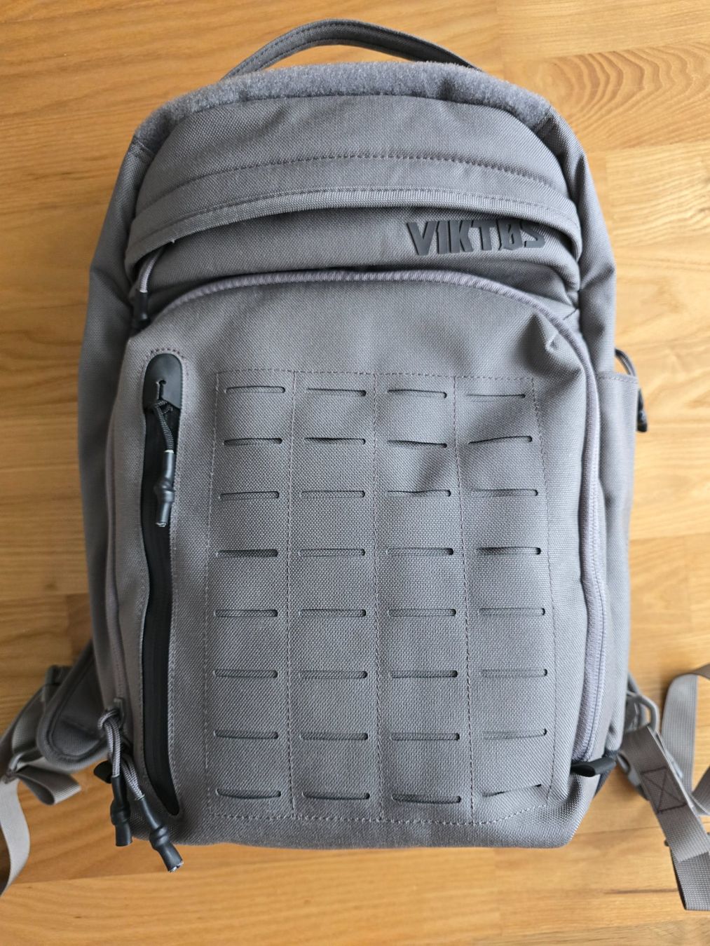 Zaini: VIKTOS taktischer Rucksack PERIMETER 25l, Greyman – Nuovo (secondo la descrizione) da Alpnach Dorf venduto da ben_zb29