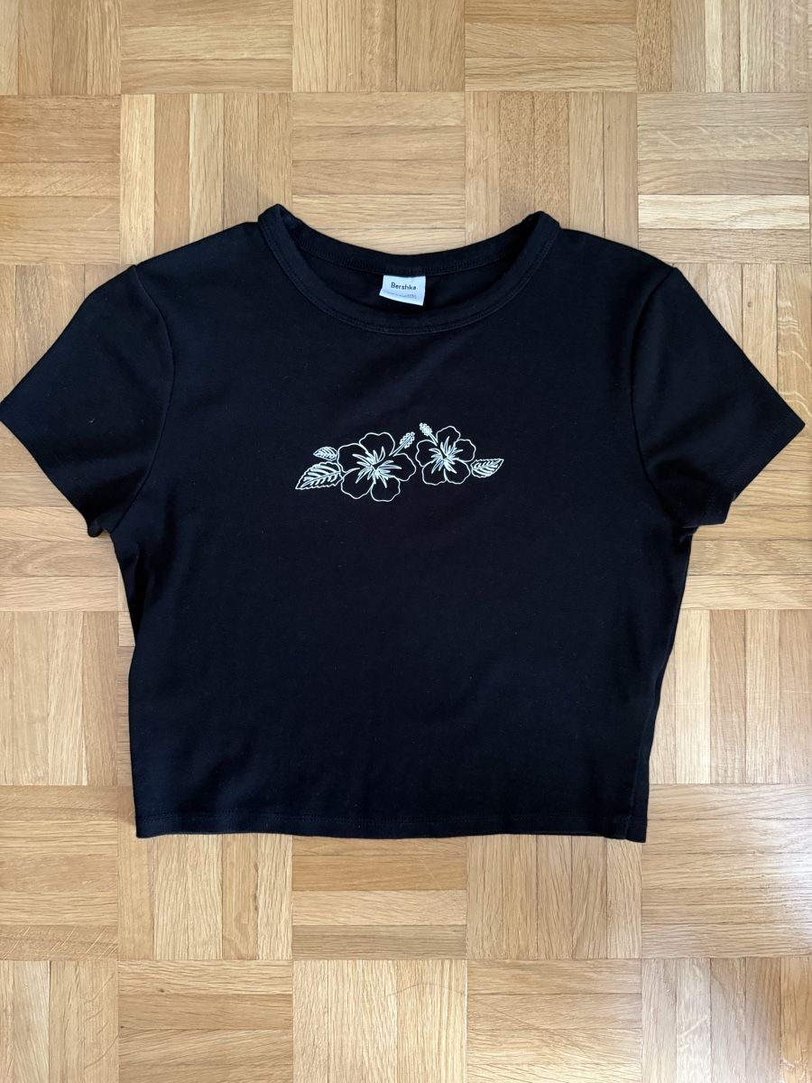 Bershka Top: Schwarzes Bershka Top – Usato da Binningen venduto da zoemaya