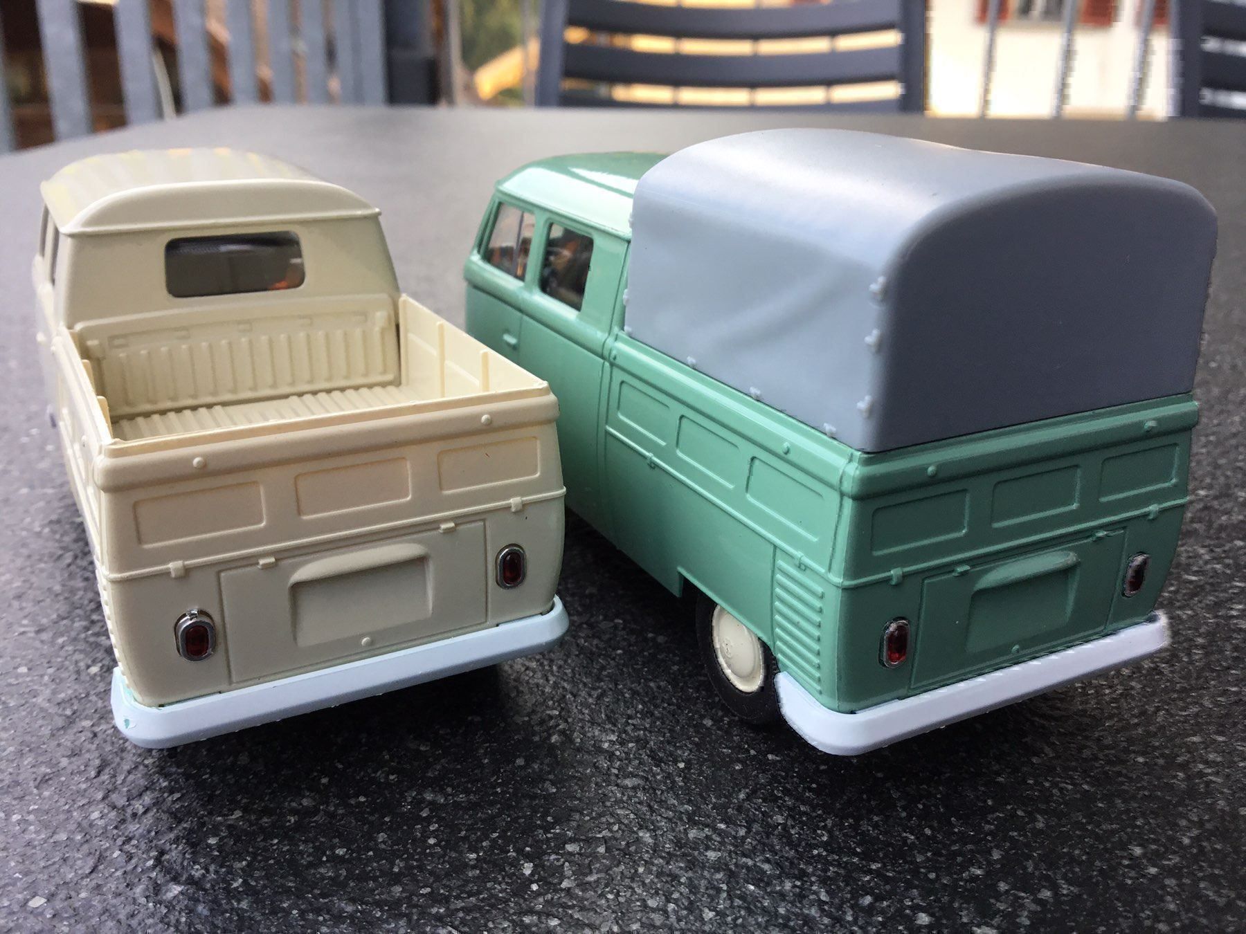Volkswagen Modellini d'auto: VW Bus T1 Doka  2 Stück – Nuovo (secondo la descrizione) da Erlenbach im Simmental venduto da Model_box 4