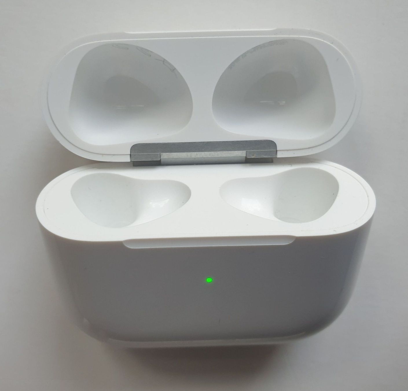 Apple Kopfhörer: original Apple AirPods 3. Gen. Ladecase – Gebraucht aus Zürich von quipmentshop 1
