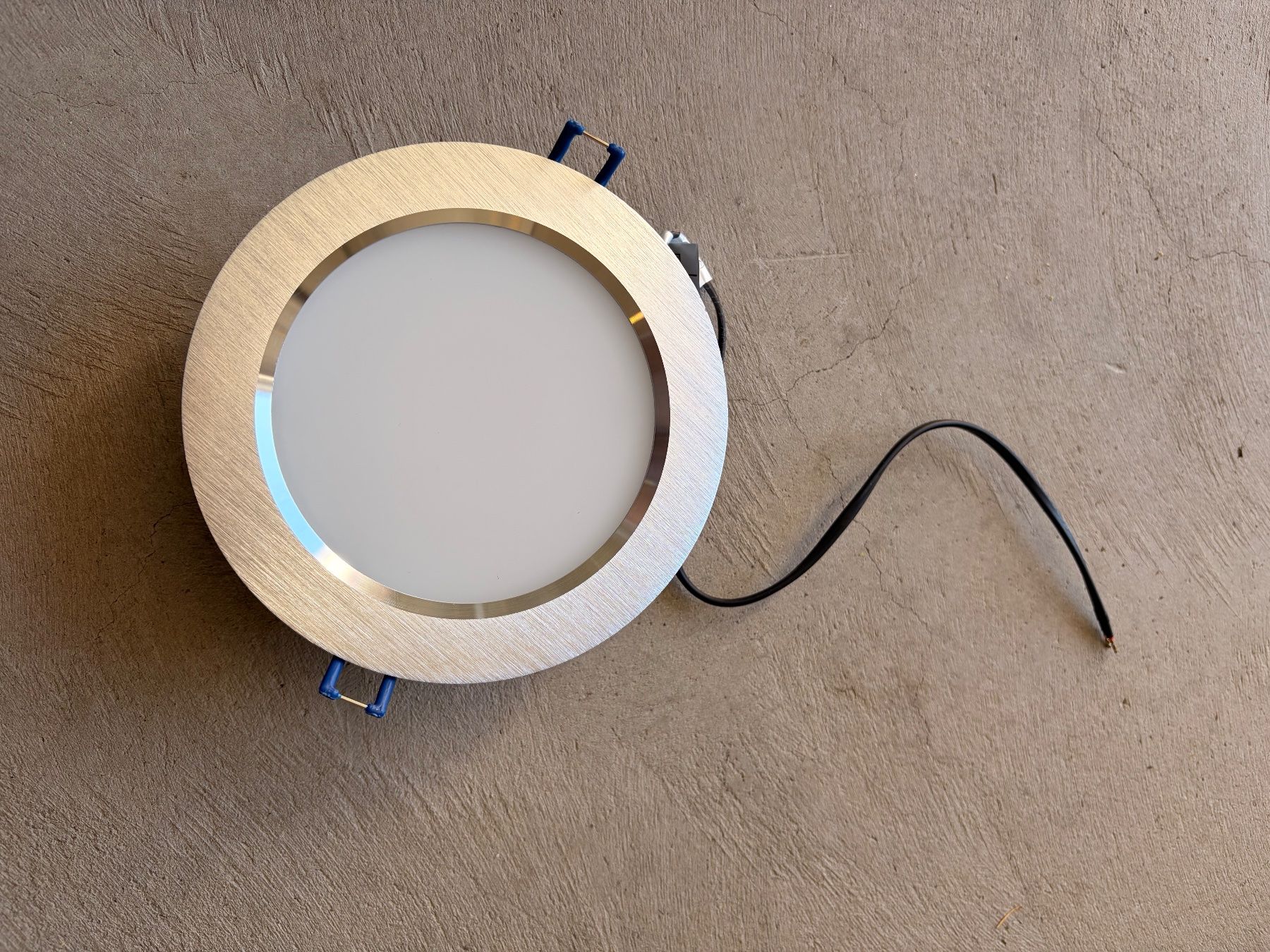 Regent Lampade: Luminaire Regent Medra – Nuovo e nell'imballaggio originale da Erde venduto da Ricardoannonce