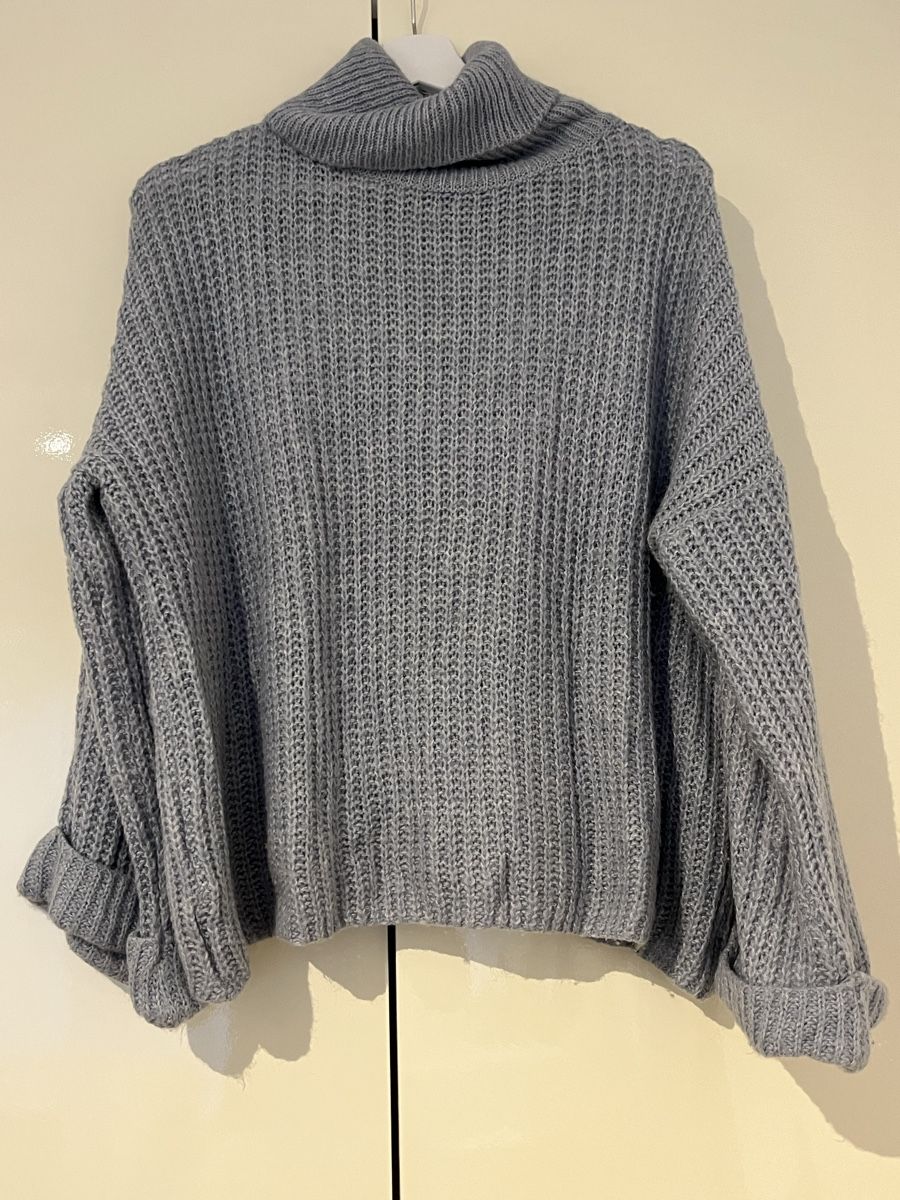 Zebra Pulls & Sweat-shirts: Hellblauer Rollkragenstrickpullover – D'occasion à Oberrieden par sha_kzs8