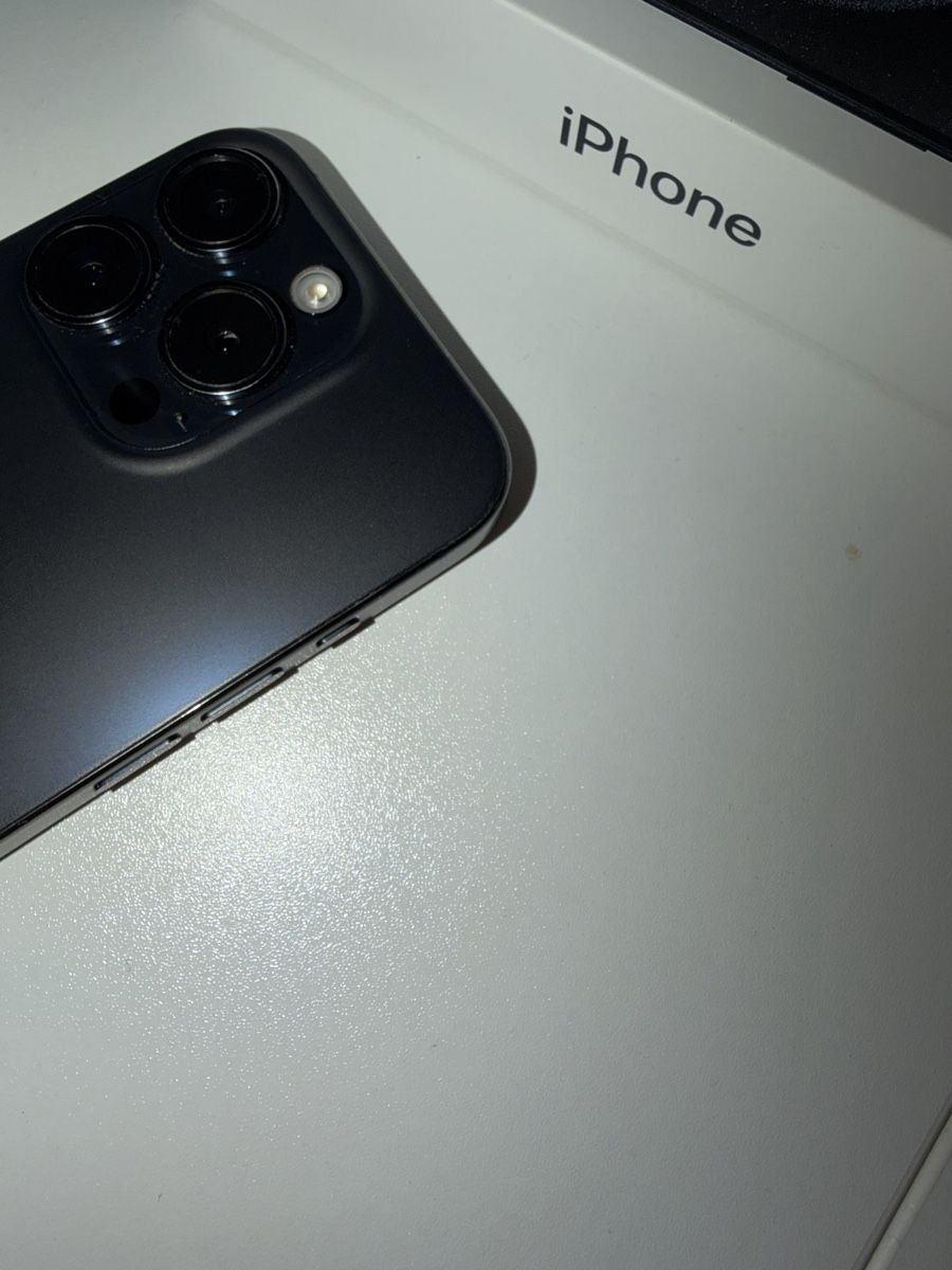 Apple Telefoni cellulari / Smartphones: iPhone 15 Pro 128 GB – Usato da Schmerikon venduto da Rafail.w 3