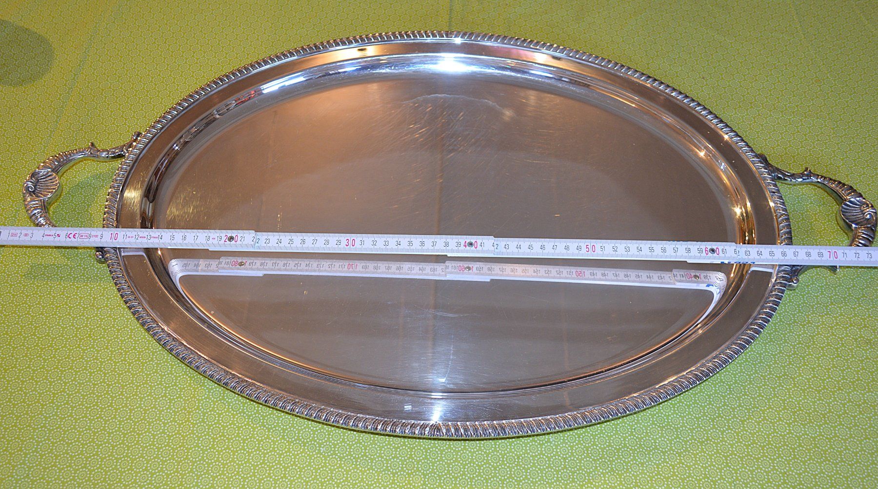 Plateaux: Servierplatte versilbert 43x60cm mit griffen – D'occasion à Beinwil am See par Sonne1946 1