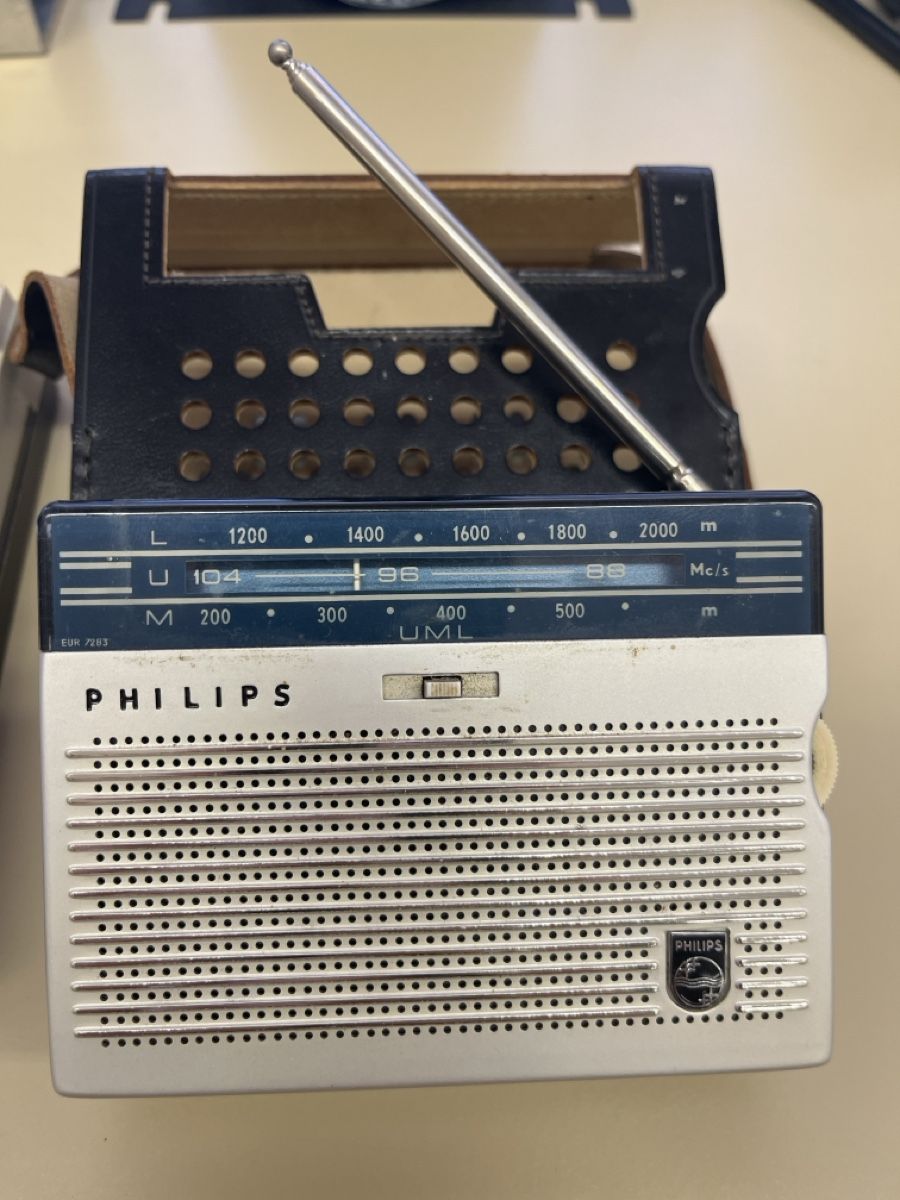 Philips Radios: Alte/ antike Radios – Defekt aus Arch von Dendu01 1