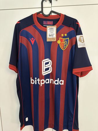 FC Basel Trikot Grösse XL Shaqiri 10 Signiert Neu