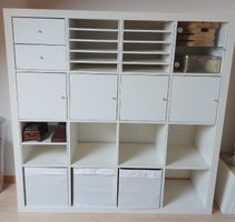 Regal Ikea mit diversen Einsätzen