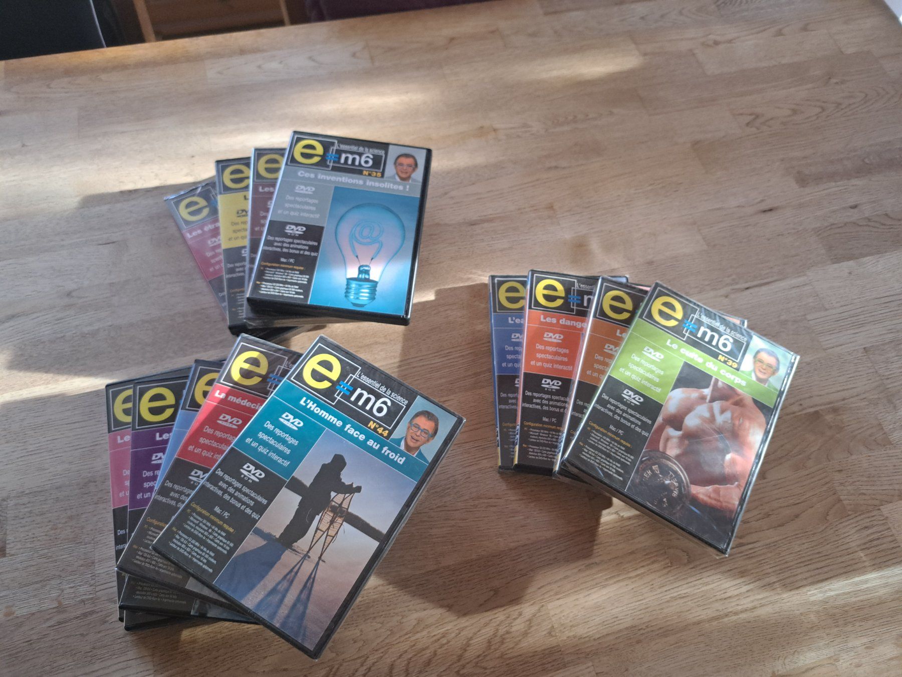 Alle DVDs: Lot "E = M6" DVD + Cahiers – Gebraucht aus Cortaillod von Deltona14 1