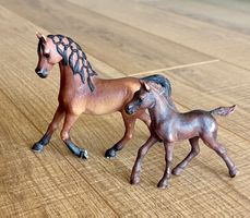 Schleichpferd mit Fohlen