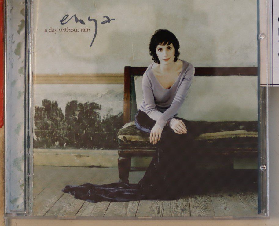 CD: Enya – A Day Without Rain – Usato da Luzern venduto da CONTENTI