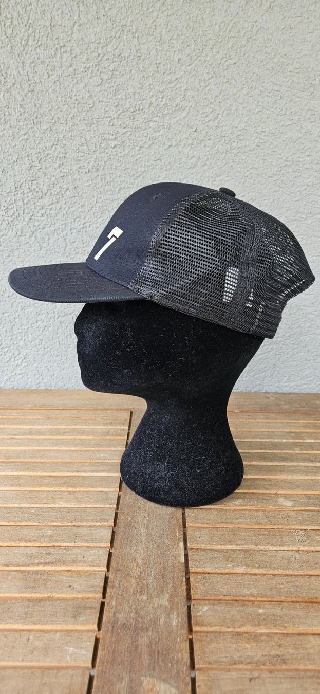 Hüte, Mützen & Caps: Casquette noire trucker style – Gebraucht aus Riddes von LuXuriousExcess 1