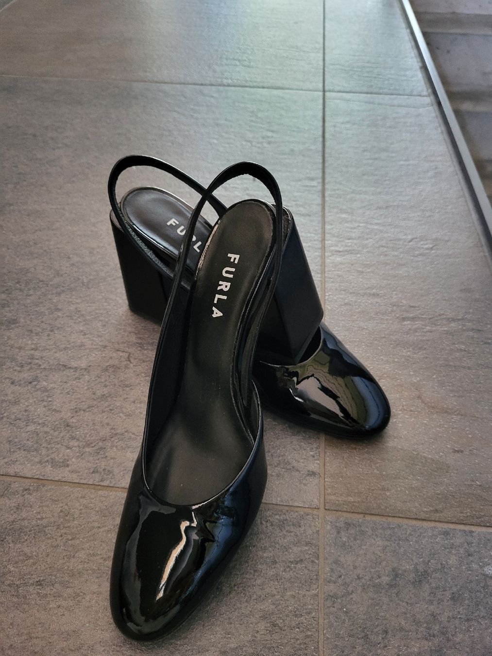 Furla Scarpe da donna: escarpin "Furla" portée 1 seule fois – Nuovo (secondo la descrizione) da Aproz (Nendaz) venduto da mar_zxm9 1