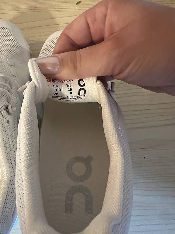 Scarpe da donna: On Schuhe  – Nuovo e nell'imballaggio originale da Möhlin venduto da sar_xn6j 2