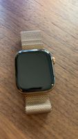 Apple Watch Series 10 GPS + Cellular, 42mm Titangehäuse Gold
