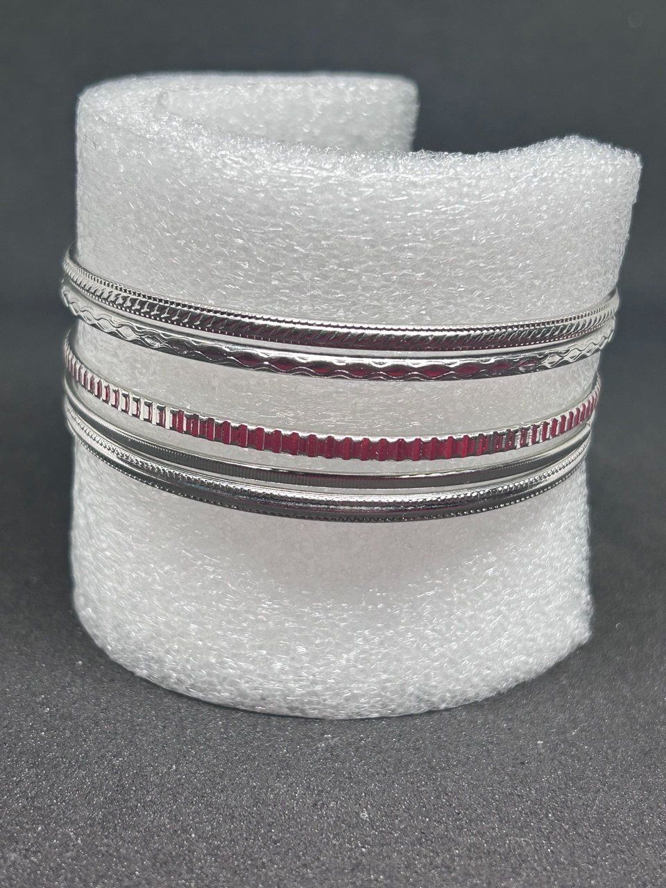 Bracciali & Braccialetti: 5 bracciali rigidi 7 cm diametro – Usato da Giubiasco venduto da LorisVale 2