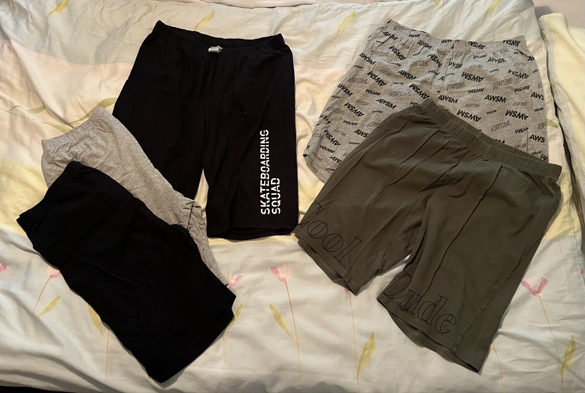 Hosen: Kurze Shorts/Pyjama - Gr. 176 – Gebraucht aus Zollikerberg von elbamania