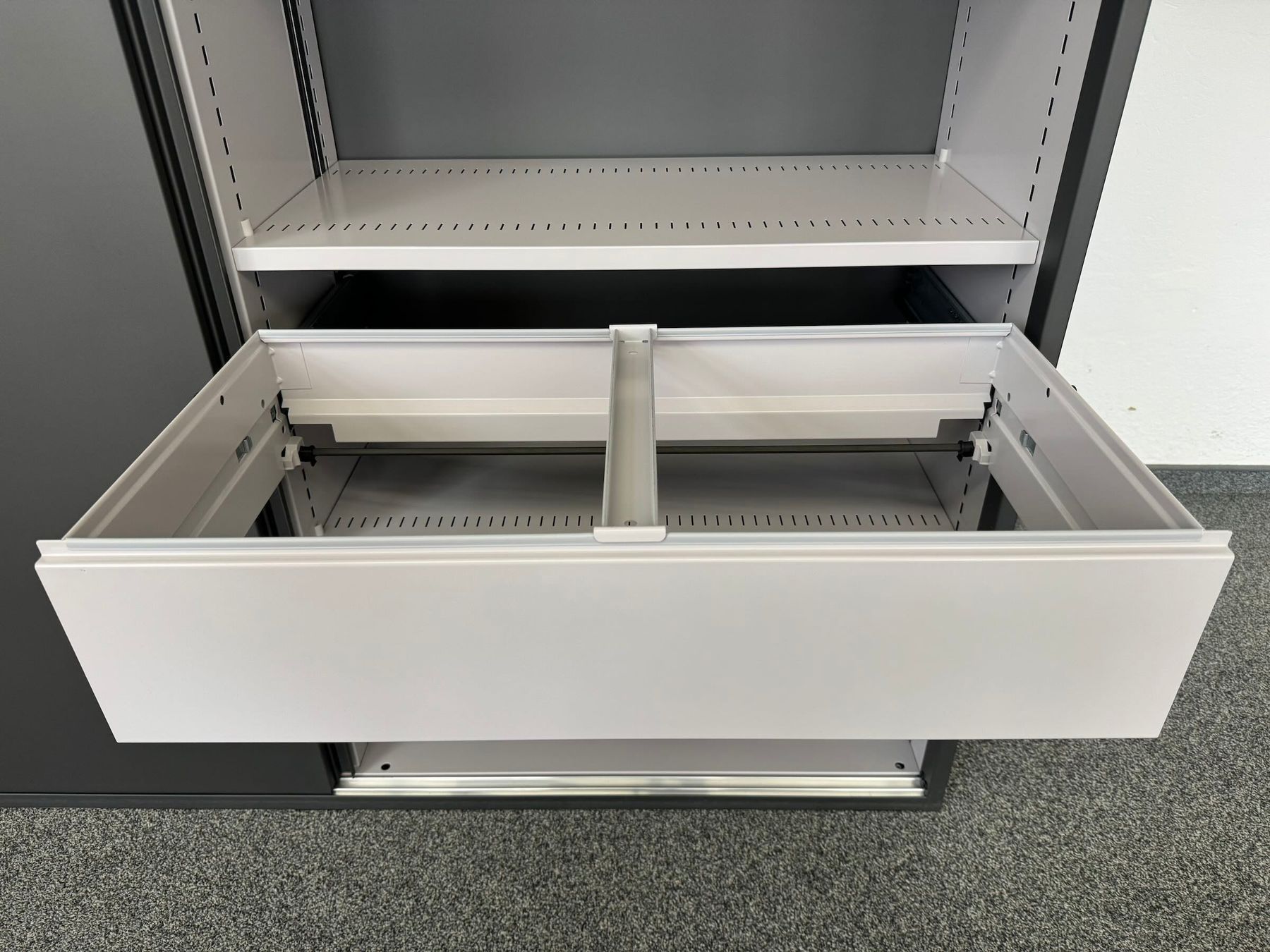 Lista Banconi: Lista Office LO Storage Hängeregister-Einsatz Hellgrau – Usato da Schönenwerd venduto da mcofficeshop 2