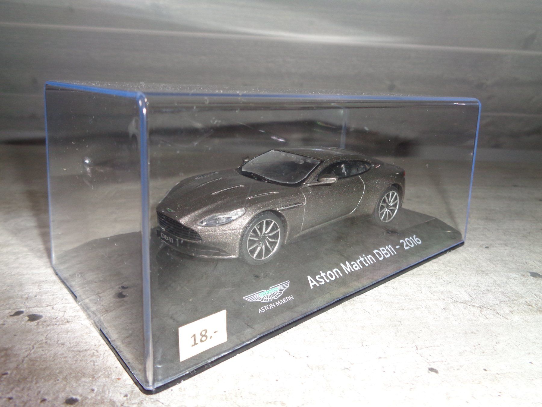 Aston Martin Modellini d'auto: Altaya 1:43 Aston Martin DB11 2016 – Nuovo e nell'imballaggio originale da Reconvilier venduto da rallycar