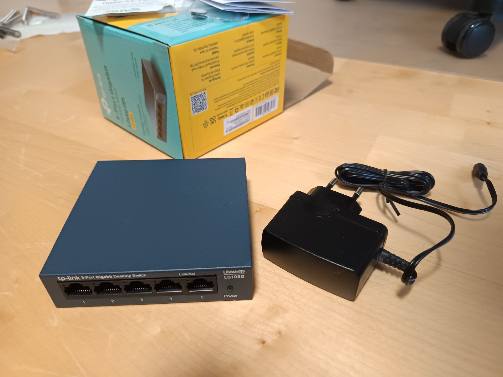 TP-Link Hub & Switch: TP-Link 5-Port Gigabit Switch LS105G – Usato da Horw venduto da Wasserauge