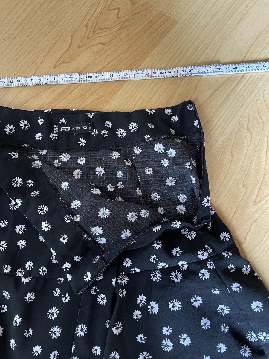 Gonne: Sommerrock mit Blumenmuster, Grösse XS, integrierte Hose – Nuovo (secondo la descrizione) da Malix venduto da fred_59 2