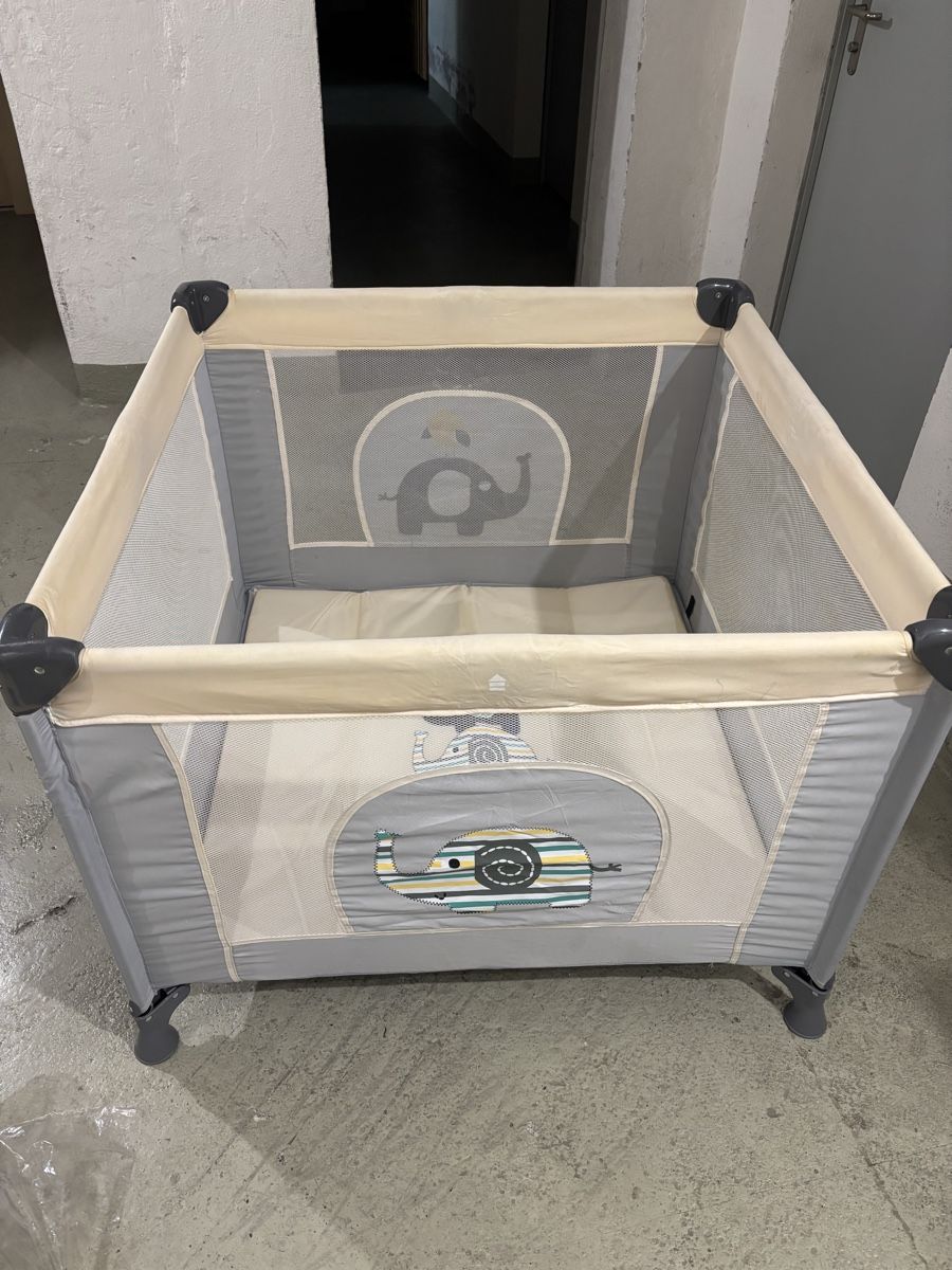 Box & Barriere di sicurezza: BabiesRus Play’in foldable playpen – Usato da Zürich venduto da Lucile37