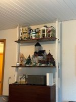 Lego 10326, 10278, 10270 (nur blaues Haus), 21060; Blaustein