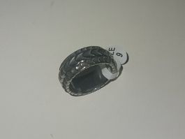 Bague argentée avec motif gravé, taille 9, état neuf