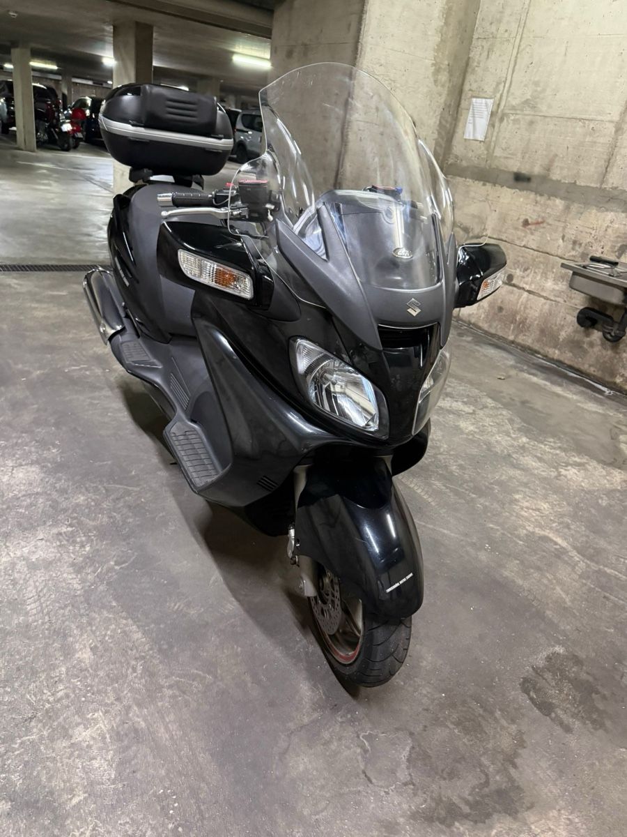 Suzuki Scooter: Scooter Suzuki Burgman AN650A – Usato da Figino venduto da Ferrari58