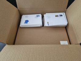 Kiste mit ca.1100 CH FDC + Sonderbriefe