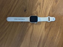 Apple Watch Series 7 GPS 41mm Polarstern Aluminium