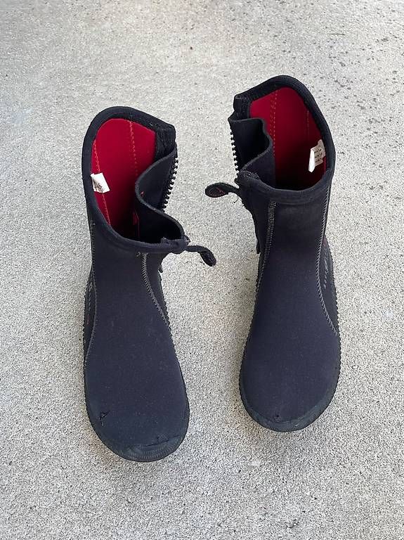 Chaussures hommes: Neopren Schuhe Gr. 39 – D'occasion à Wiedlisbach par Potschi0