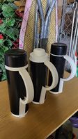 3 Thermoskrüge schwarz-weiss