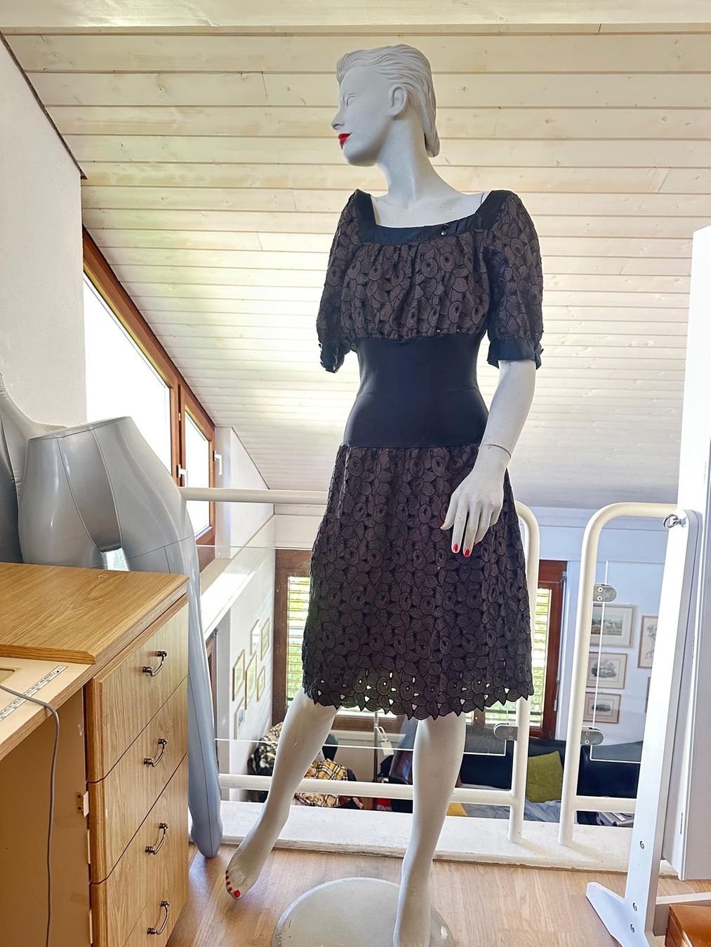 Vestiti: Seidenkleid von GOLD HAWK – Usato da Neuhausen venduto da Lechasseur