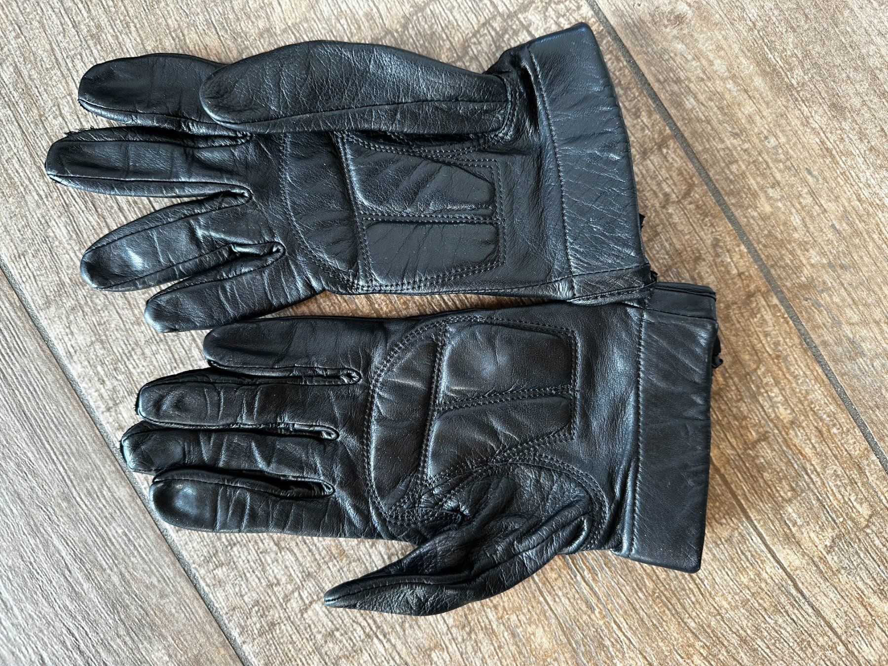 Harley-Davidson Guanti & manicotti: Harley-Motorradhandschuhe Damen neuwertig – Usato da Wil SG venduto da Excalibur02 1