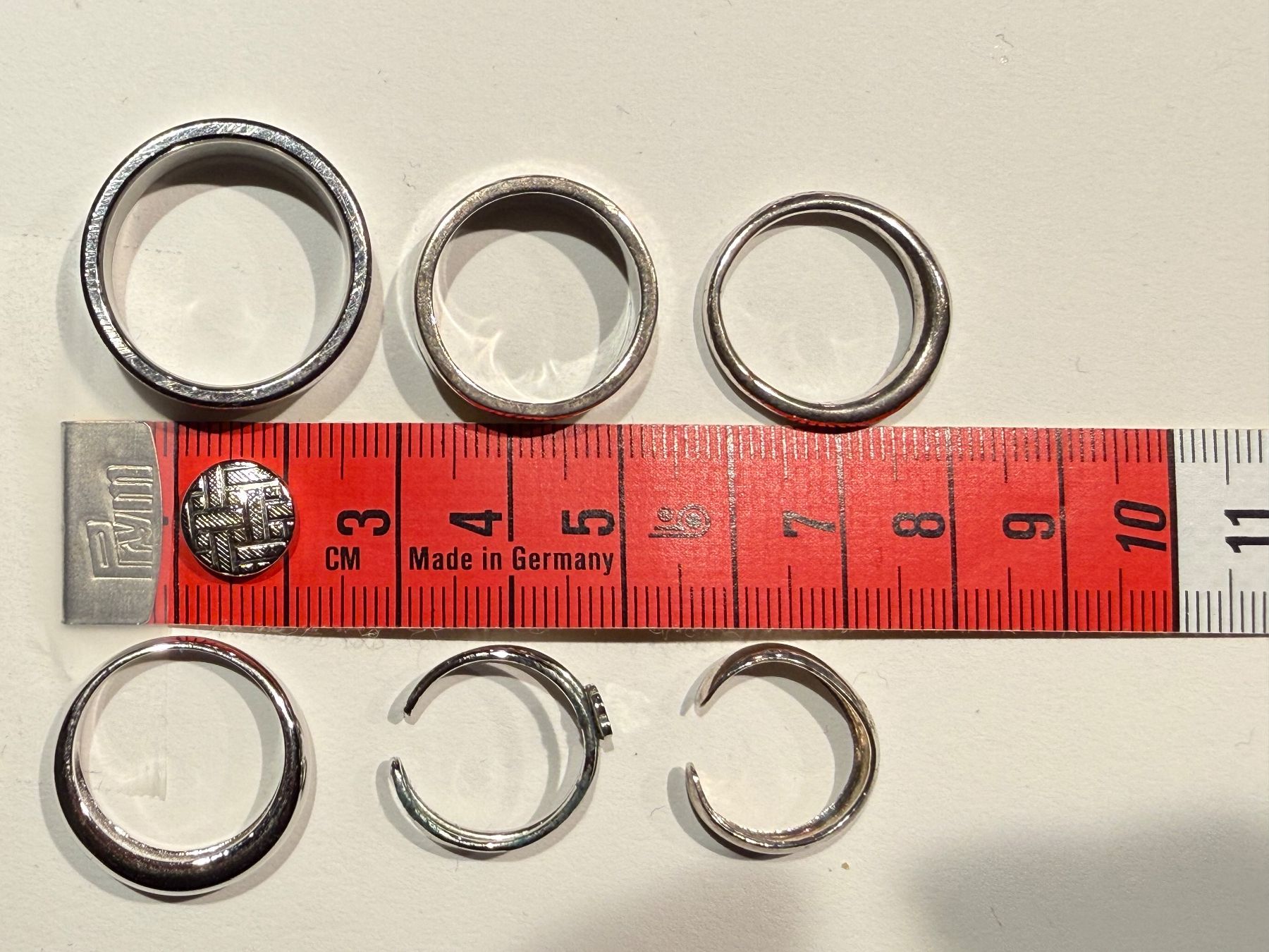 Altri gioielli: 925 Silber Ring Set + Edelstahl | 6 Ringe | div. Größen – Usato da Basel venduto da Rouge. 1