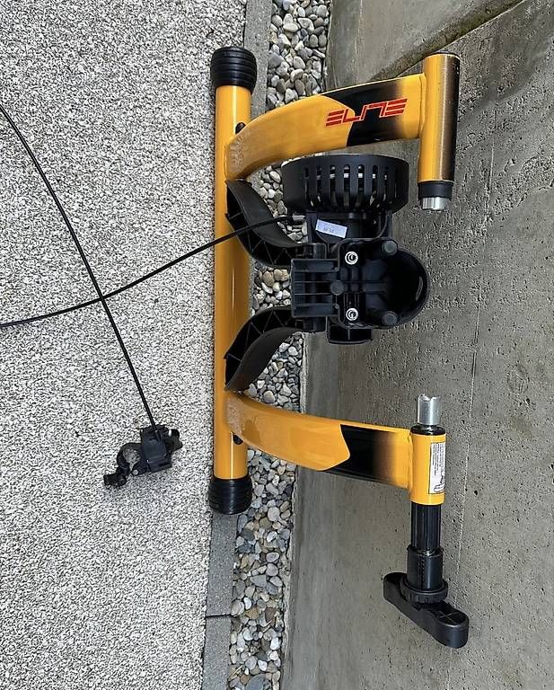 Hometrainer: Rouleau pour vélo – Usato da Faoug venduto da schneesauser 4