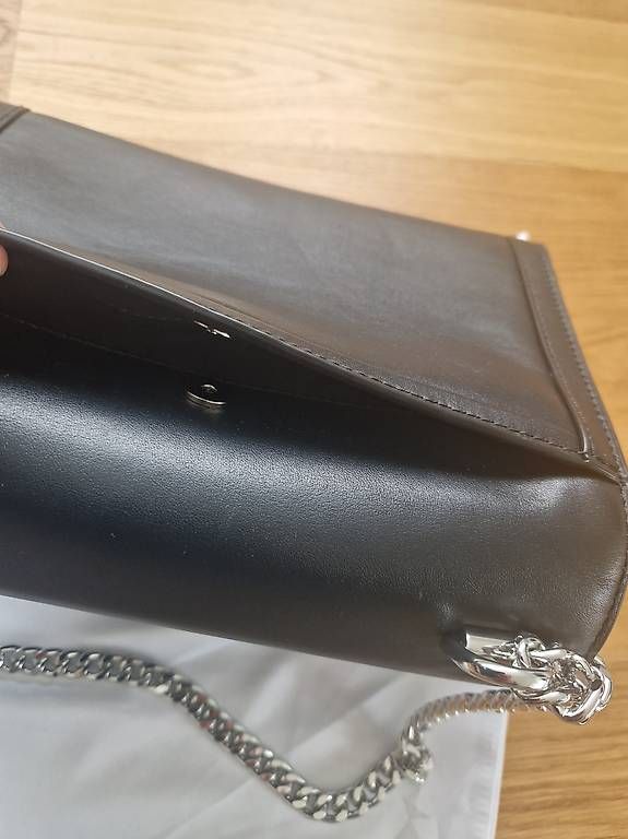 Taschen für Damen: Neue Michael Kors Handtasche,  schwarz silber – Neu und originalverpackt aus Feusisberg von cts_55rn 1