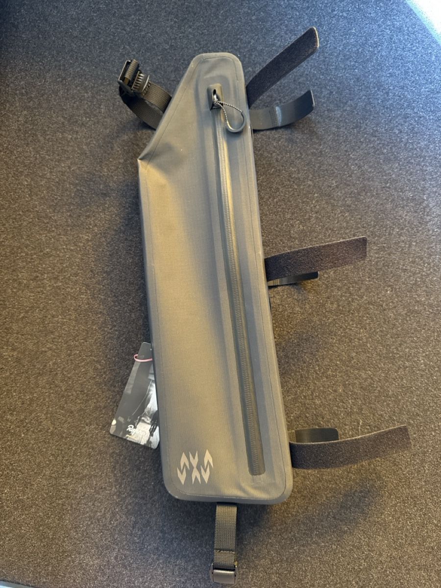 Rapha Sacs: Rapha Explore Frame Pack Medium neu – Neuf (Voir description) à Riehen par m_nied 2