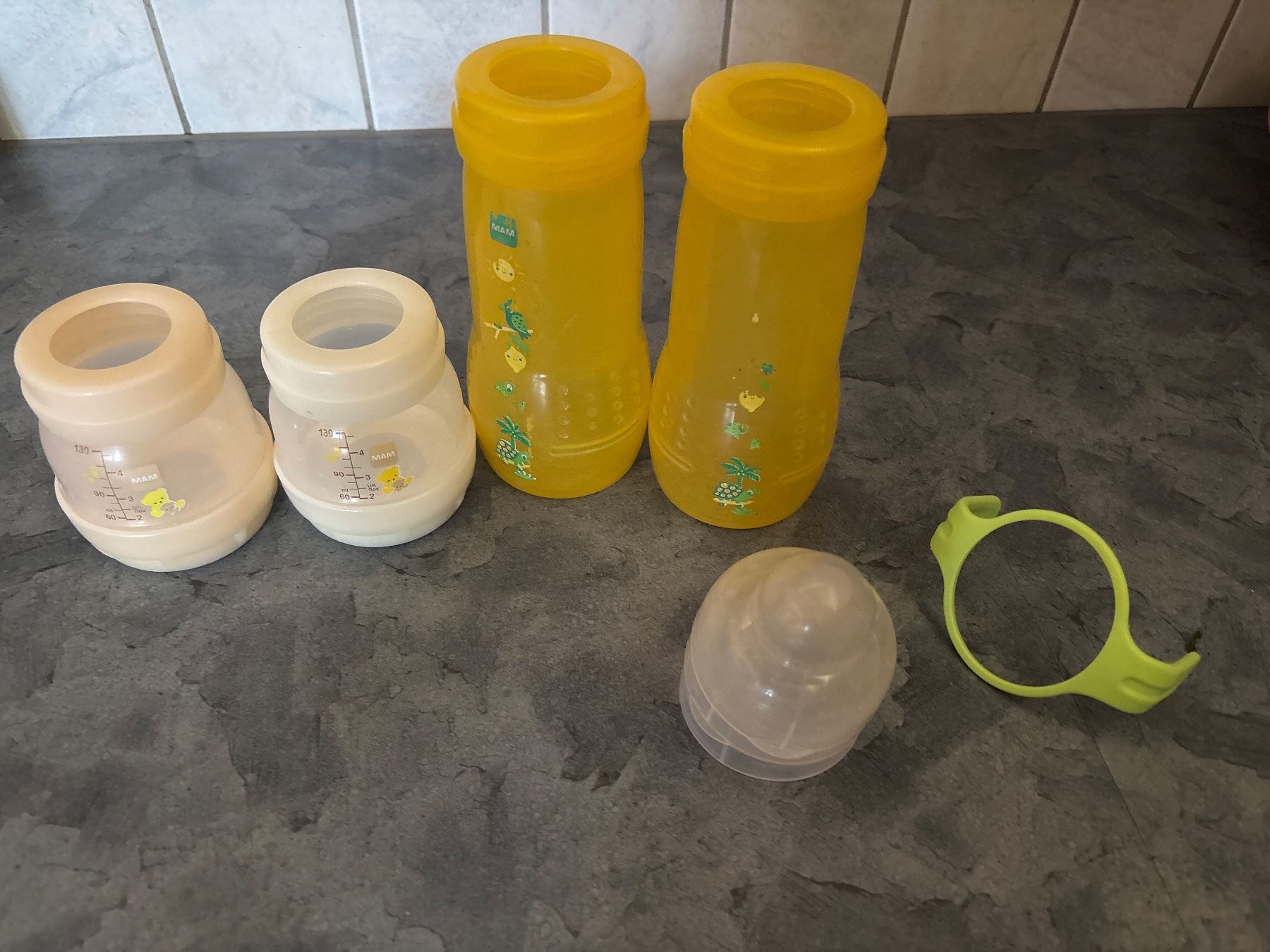 Mam Baby-Mahlzeiten: Biberons MAM 130ml et 270ml + bouchons + anse – Gebraucht aus Lajoux JU von plise