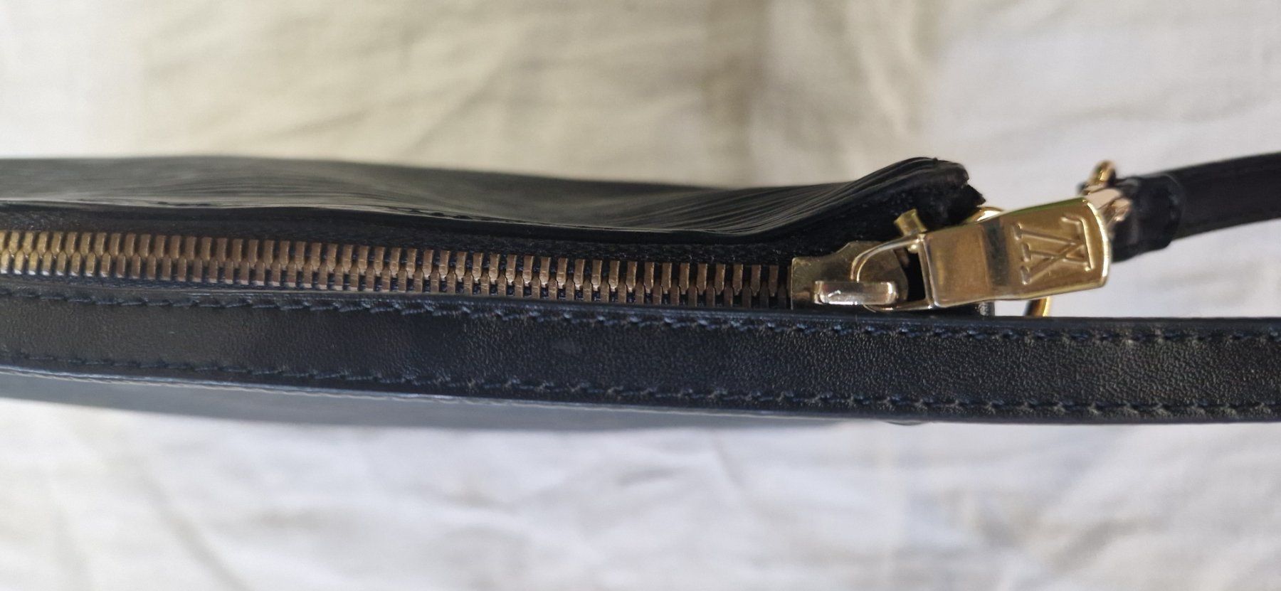 Louis Vuitton Taschen für Damen: LOUIS VITTON POCHETTE – Gebraucht aus Bilten von Mic2022 3