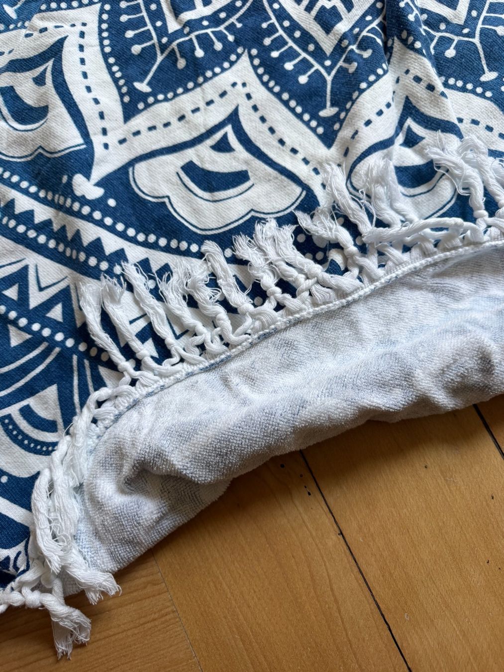 Badetücher: Strandtuch Picknickdecke blau-weiss gemustert – Gebraucht aus Zürich von Diazaio 2