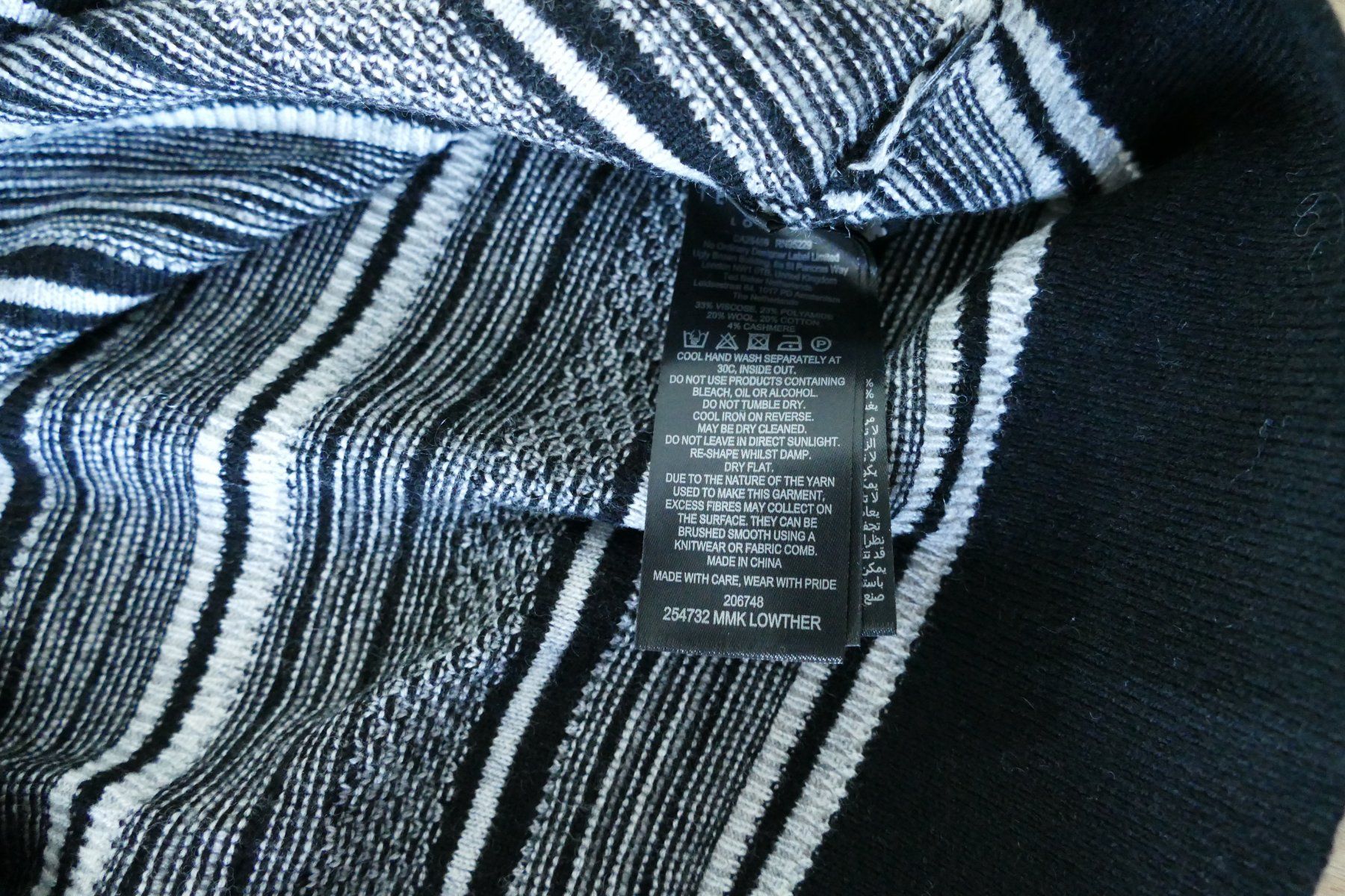 Maglioni & Felpe: Ted Baker Pullover, Top Zustand, Grösse 7 – Usato da Mumpf venduto da SeriousAG 2