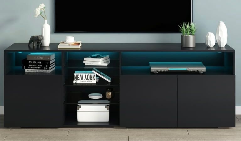Mobili TV: TV board with lights – Usato da Zürich venduto da Yuece